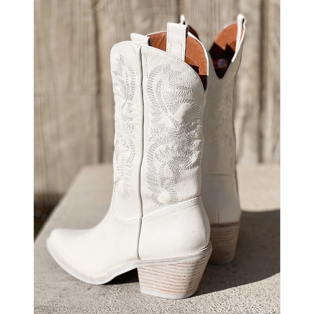 NEW White Cowboy Western Embroidered Stitch Pointy Toe Block Heel Mid Calf Boots - Picture 3 of 13